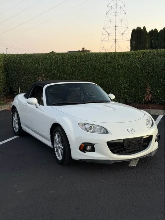 2015 Mazda NC MX-5 Miata - Image 3 of 9