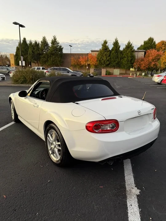 2015 Mazda NC MX-5 Miata - Image 5 of 9