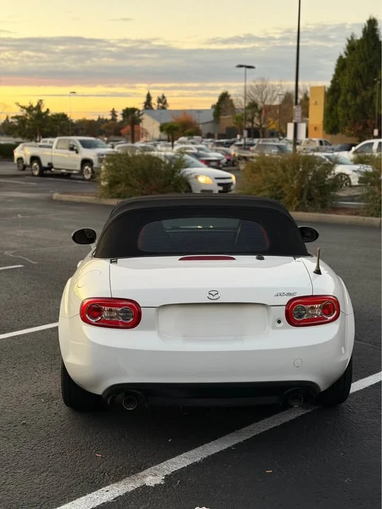 2015 Mazda NC MX-5 Miata - Image 4 of 9