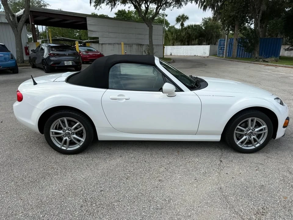 2015 Mazda NC MX-5 Miata - Image 5 of 8