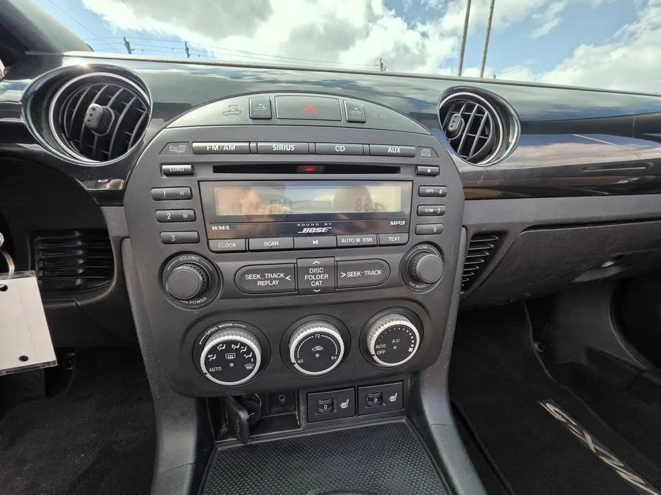 2015 Mazda NC MX-5 Miata - Image 16 of 17