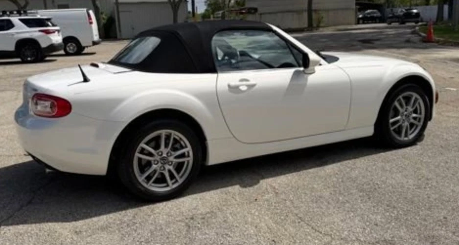 2015 Mazda NC MX-5 Miata - Image 5 of 10