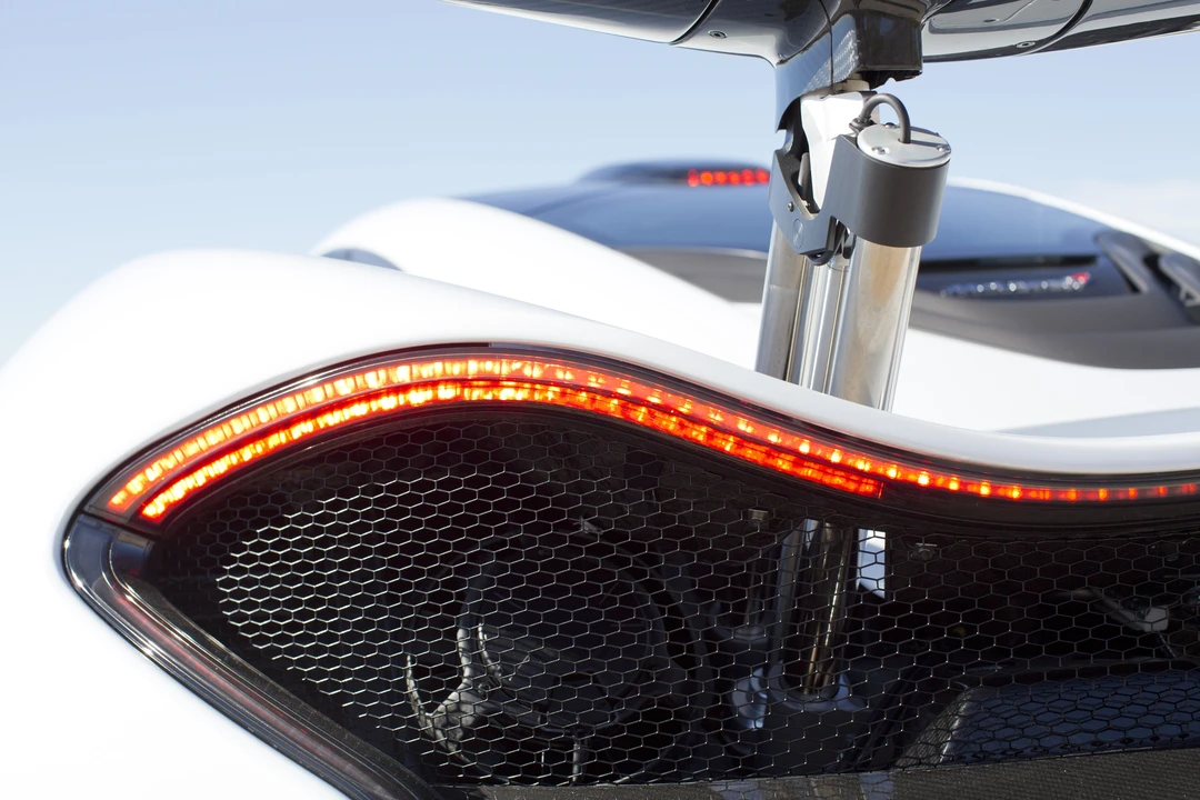 2015 McLaren P1 - Image 27 of 31