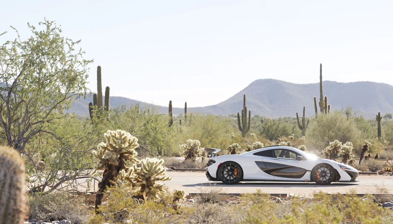 2015 McLaren P1 - Image 3 of 31