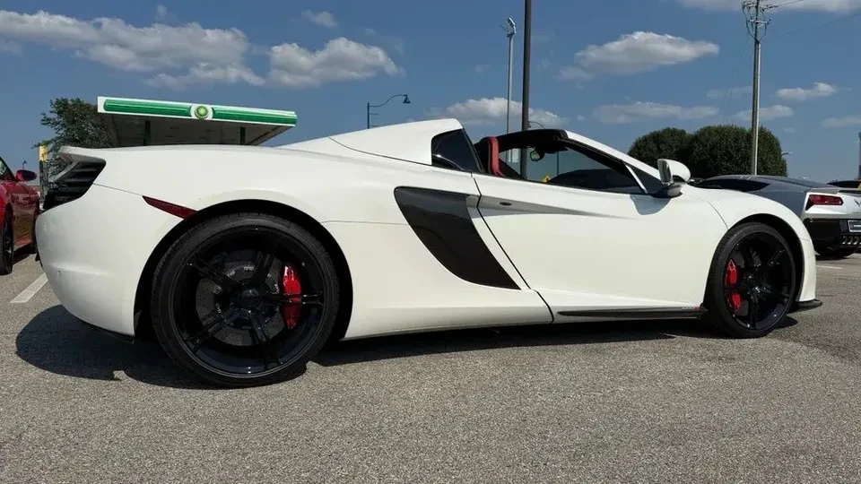 2015 McLaren 650S Coupe - Image 8 of 20