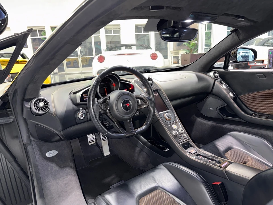 2015 McLaren 650S - Image 8 of 21