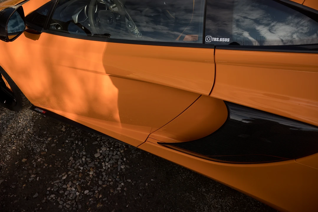 2015 McLaren 650S - Image 29 of 31
