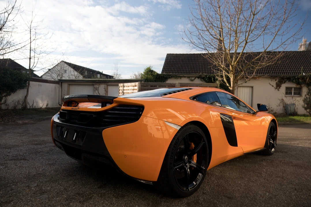 2015 McLaren 650S - Image 16 of 31