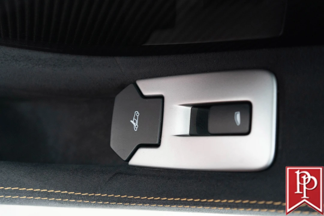 2015 McLaren 650S - Image 17 of 21