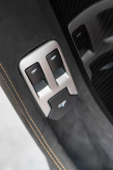 2015 McLaren 650S - Image 15 of 21