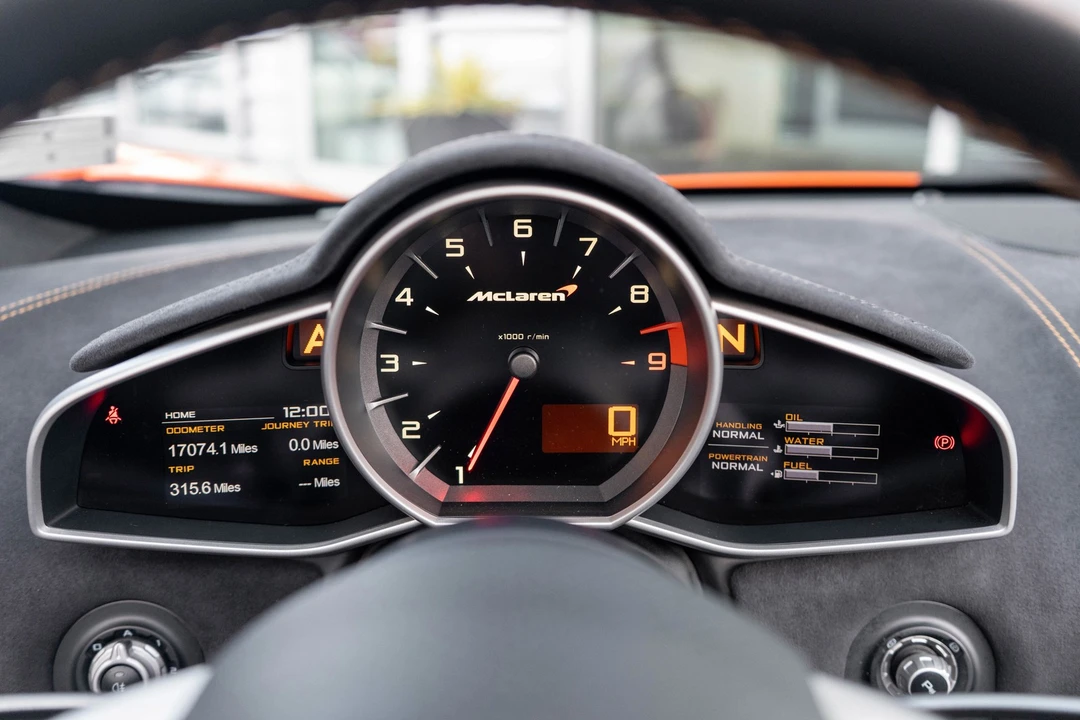 2015 McLaren 650S - Image 19 of 21