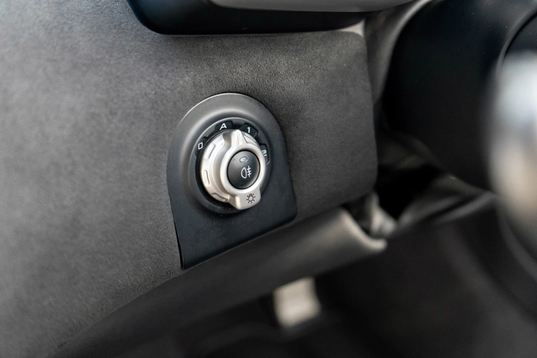 2015 McLaren 650S - Image 20 of 21