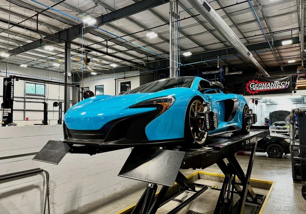 2015 McLaren 650S - Image 11 of 12