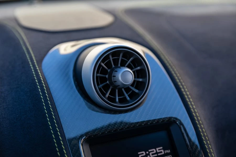 2015 McLaren 650S - Image 18 of 30