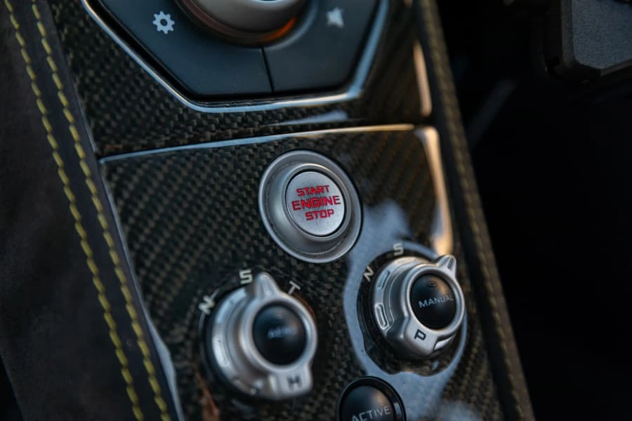 2015 McLaren 650S - Image 22 of 30