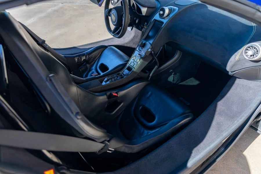 2015 McLaren 650S - Image 17 of 30
