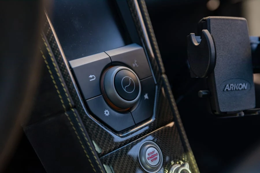 2015 McLaren 650S - Image 20 of 30