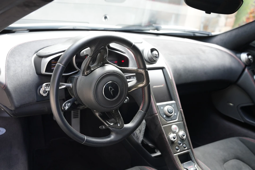 2015 McLaren 650S Spider - Image 7 of 21