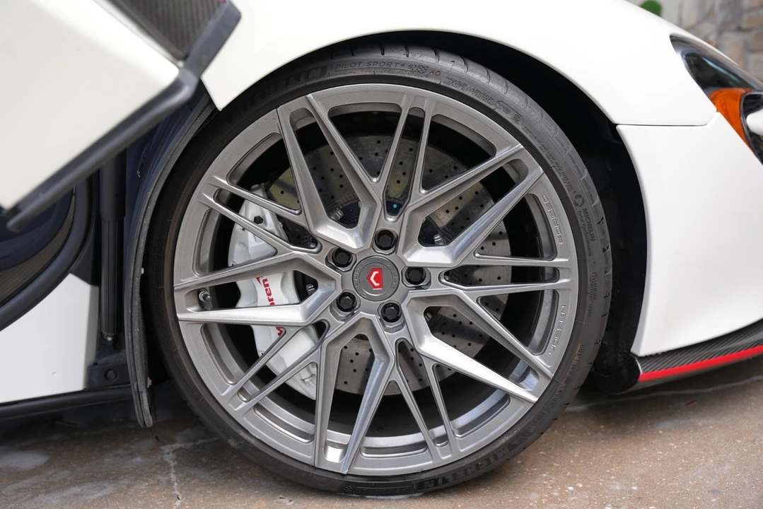2015 McLaren 650S Spider - Image 6 of 21