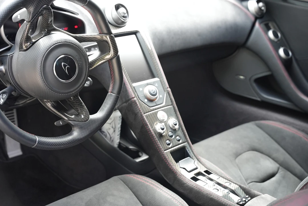 2015 McLaren 650S Spider - Image 9 of 21