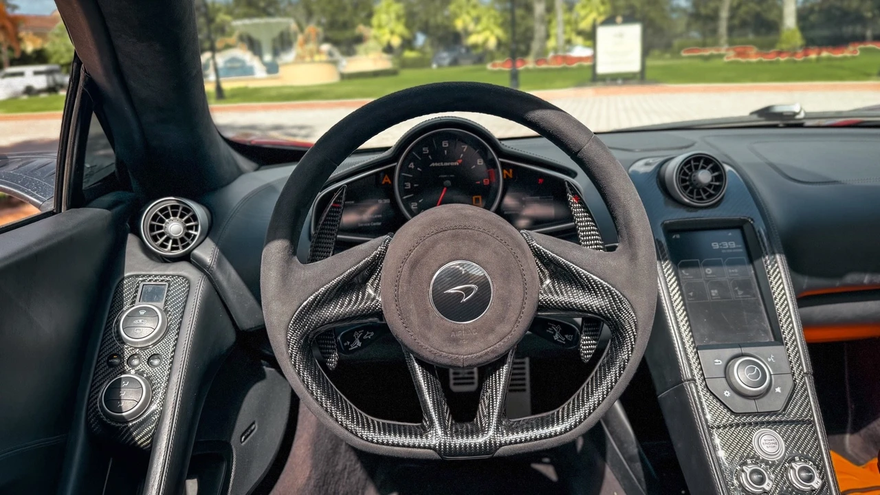 2015 McLaren 650S Spider - Image 18 of 21