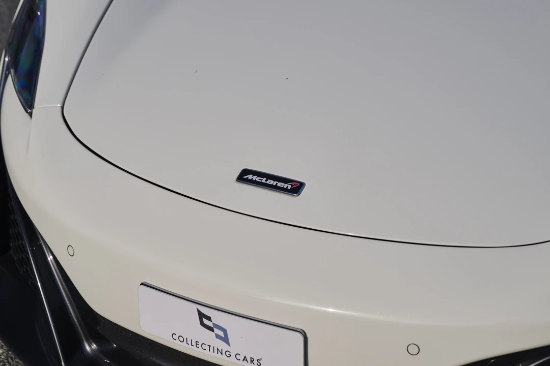 2015 McLaren 650S Spider - Image 16 of 31