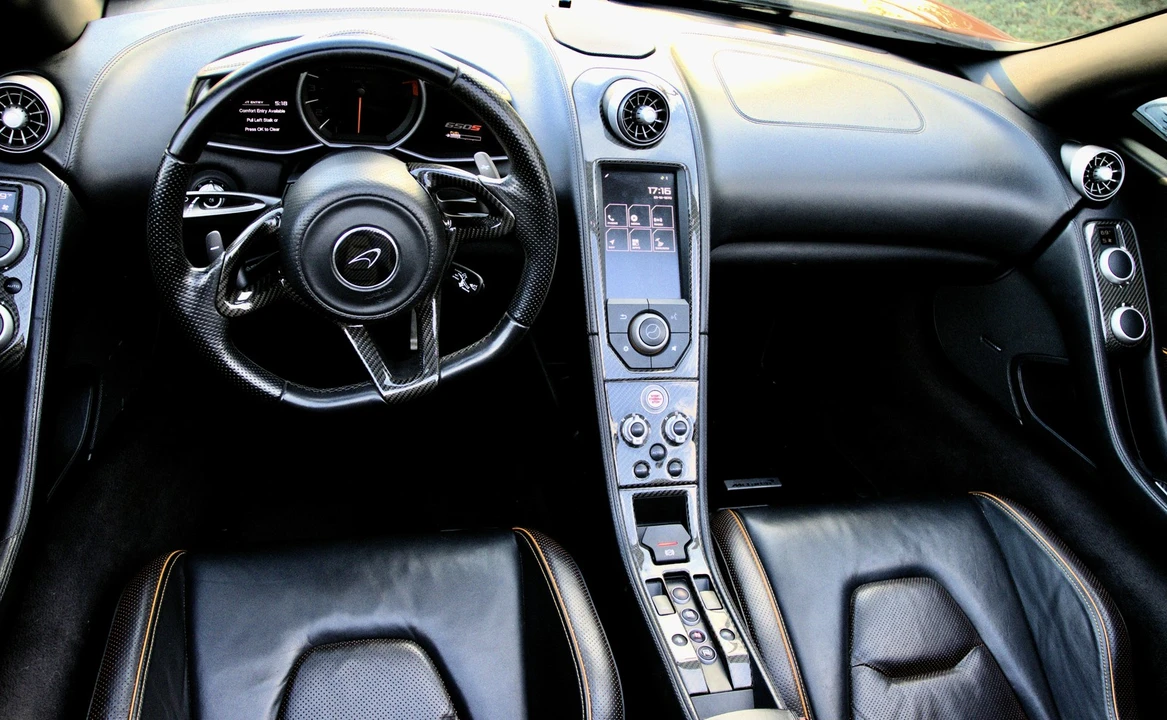 2015 McLaren 650S Spider - Image 8 of 10