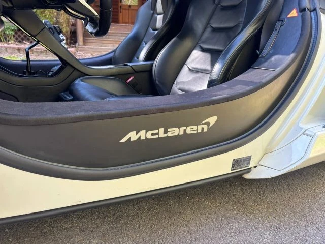 2015 McLaren 650S Spider - Image 15 of 16