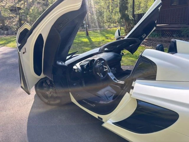 2015 McLaren 650S Spider - Image 14 of 16