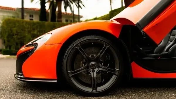 2015 McLaren 650S Spider - Image 25 of 31