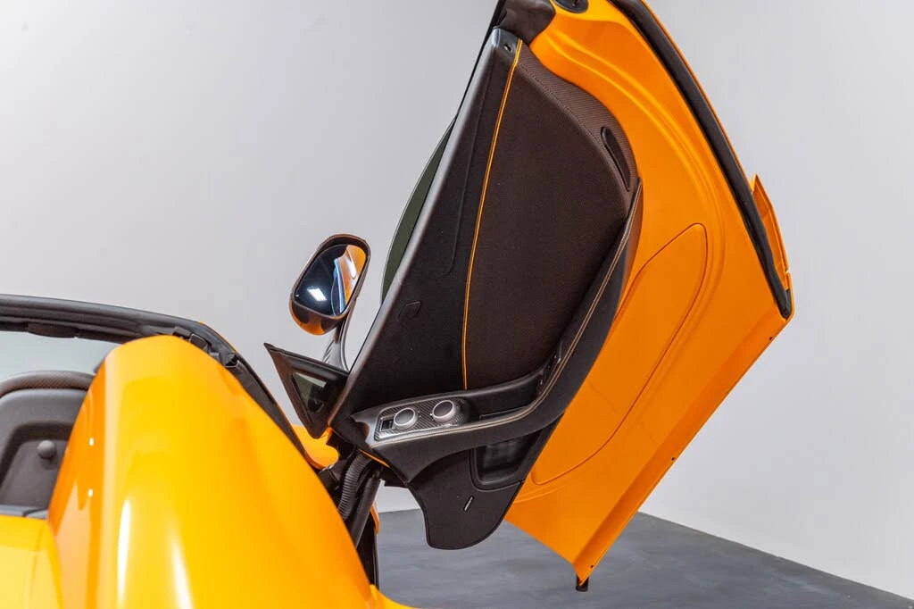 2015 McLaren 650S Spider - Image 31 of 31