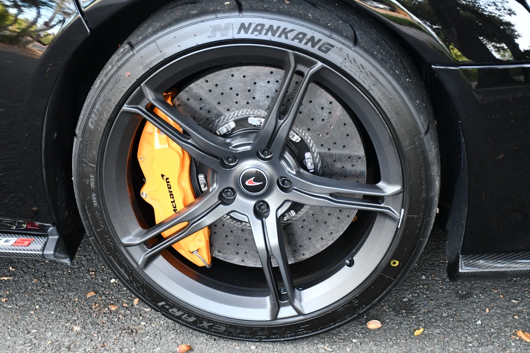 2015 McLaren 650S Spider - Image 26 of 31