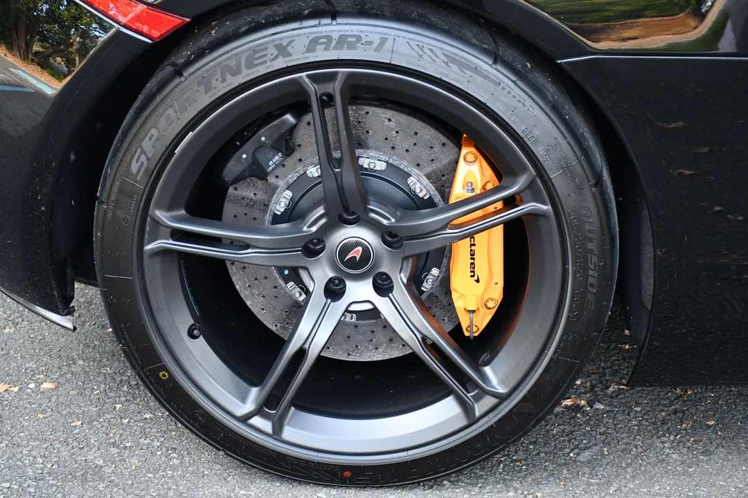 2015 McLaren 650S Spider - Image 25 of 31