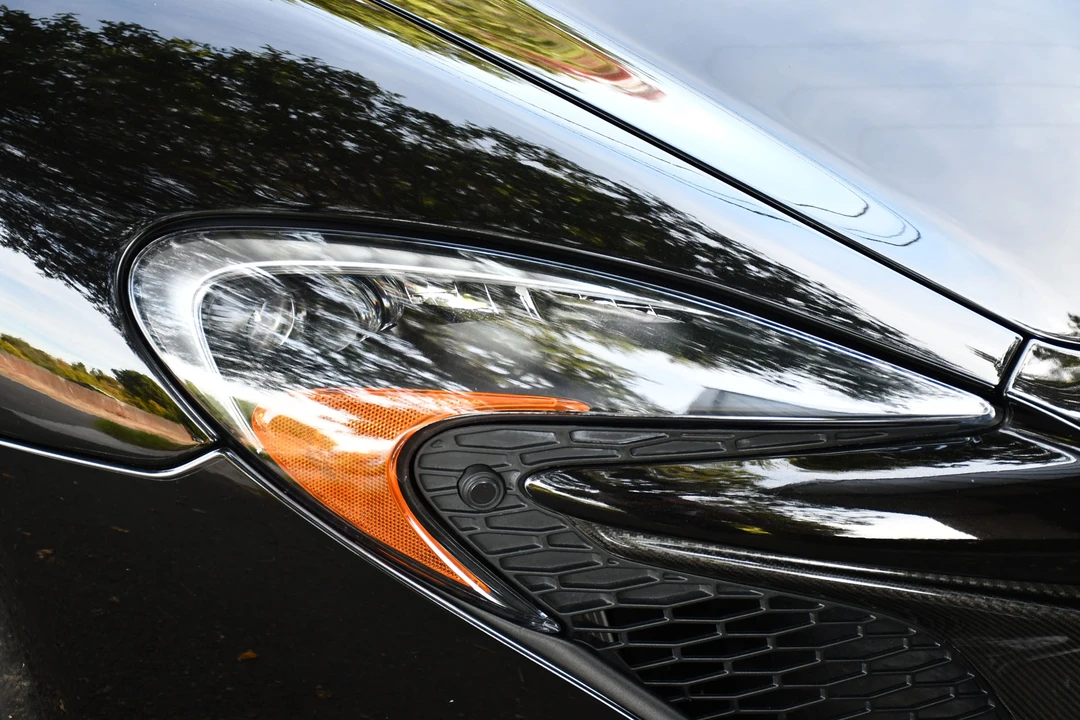 2015 McLaren 650S Spider - Image 28 of 31