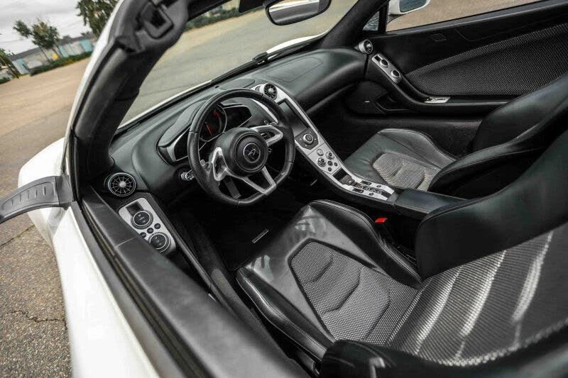 2015 McLaren 650S Spider - Image 24 of 31