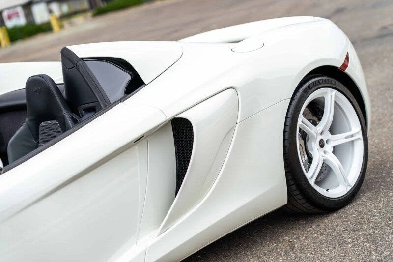 2015 McLaren 650S Spider - Image 16 of 31
