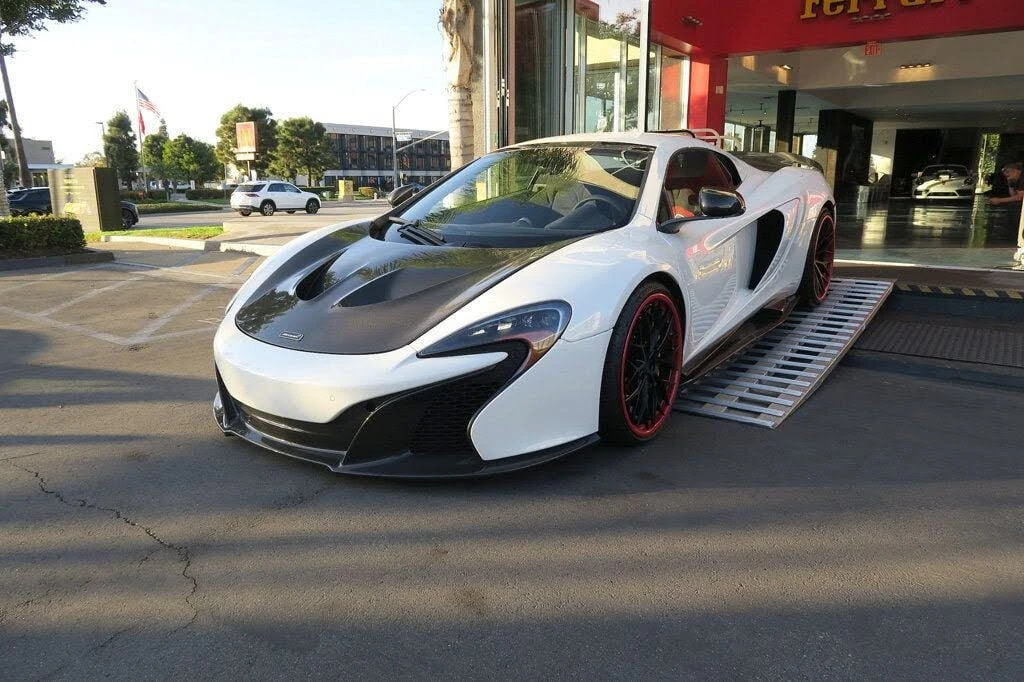 2015 McLaren 650S Spider - Image 2 of 31