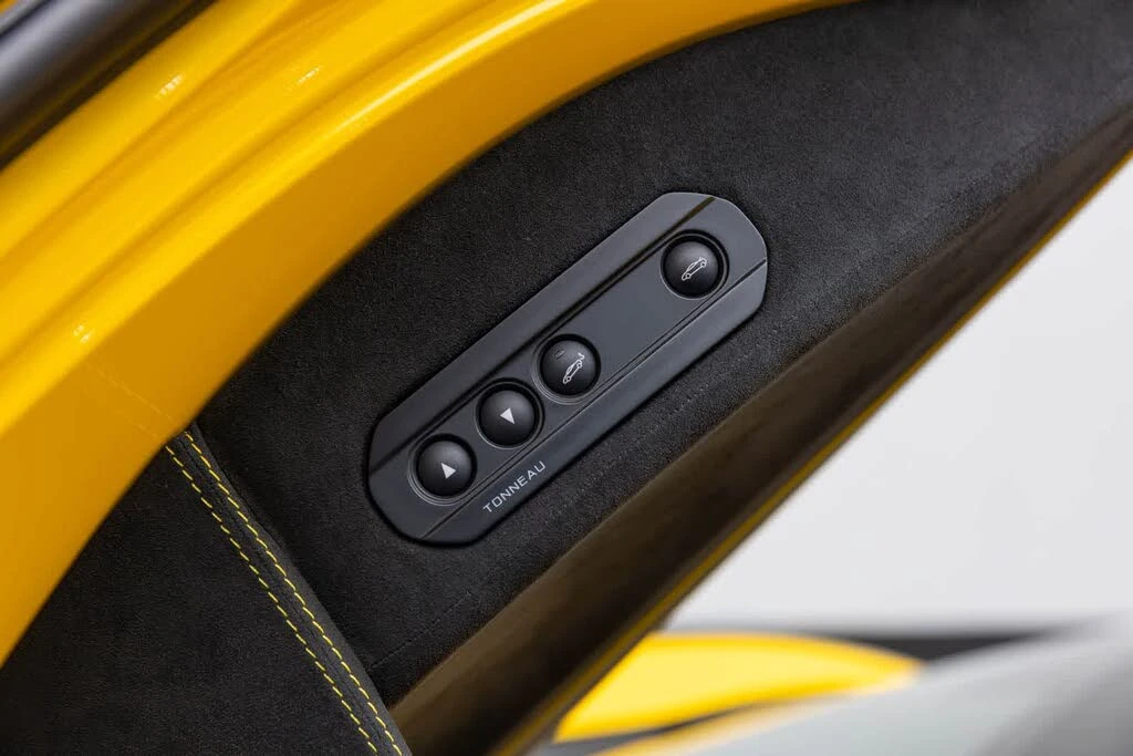 2015 McLaren 650S Spider - Image 24 of 31