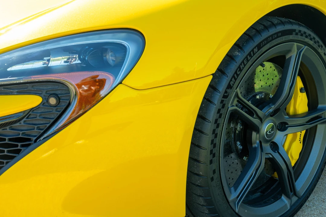 2015 McLaren 650S Spider - Image 14 of 31