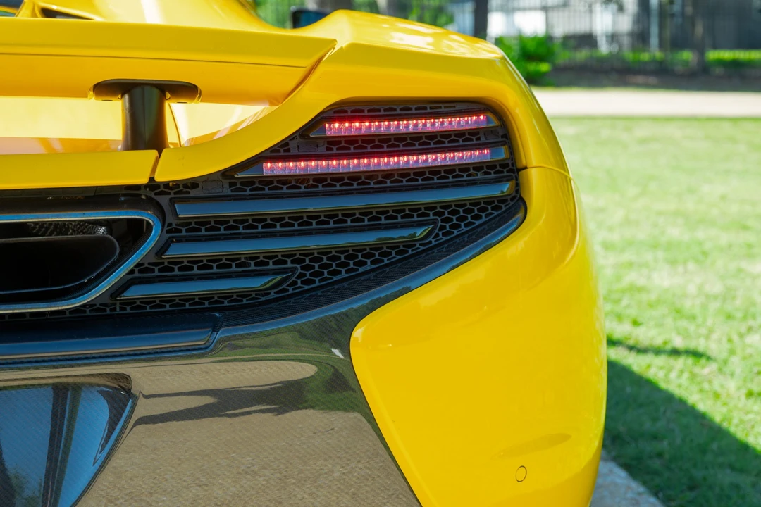 2015 McLaren 650S Spider - Image 23 of 31