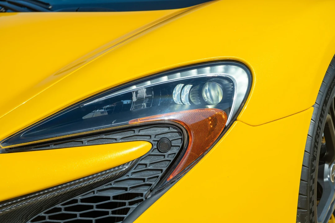 2015 McLaren 650S Spider - Image 13 of 31