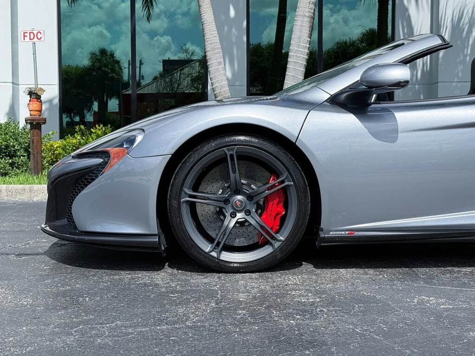 2015 McLaren 650S Spider - Image 11 of 31