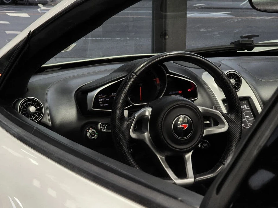 2015 McLaren 650S Spider - Image 25 of 31