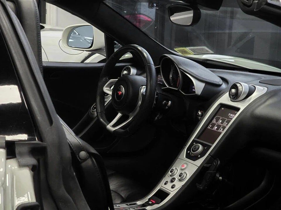 2015 McLaren 650S Spider - Image 24 of 31