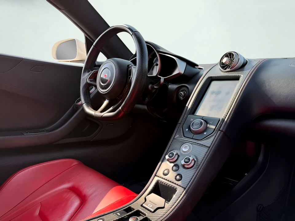 2015 McLaren 650S Spider - Image 25 of 31