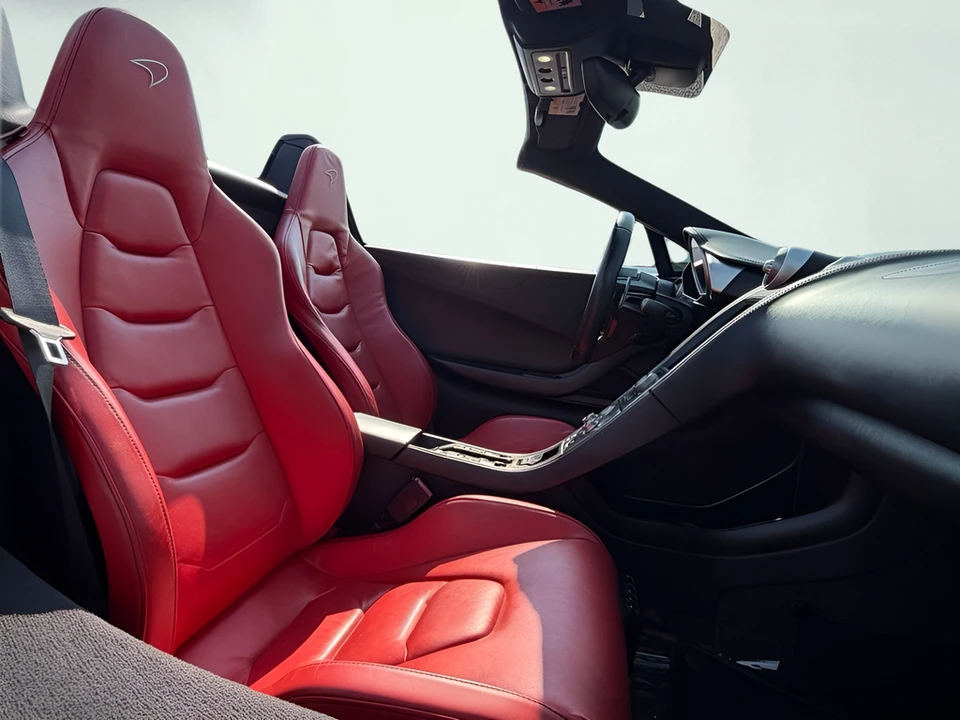 2015 McLaren 650S Spider - Image 28 of 31