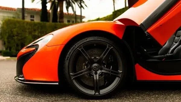 2015 McLaren 650S Spider - Image 25 of 31