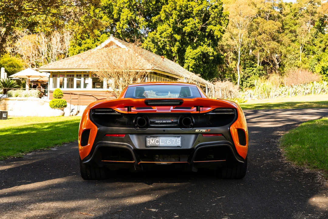 2016 McLaren 675LT Coupe - Image 17 of 31
