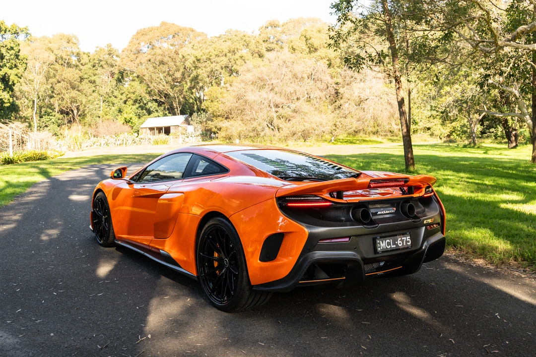 2016 McLaren 675LT Coupe - Image 16 of 31