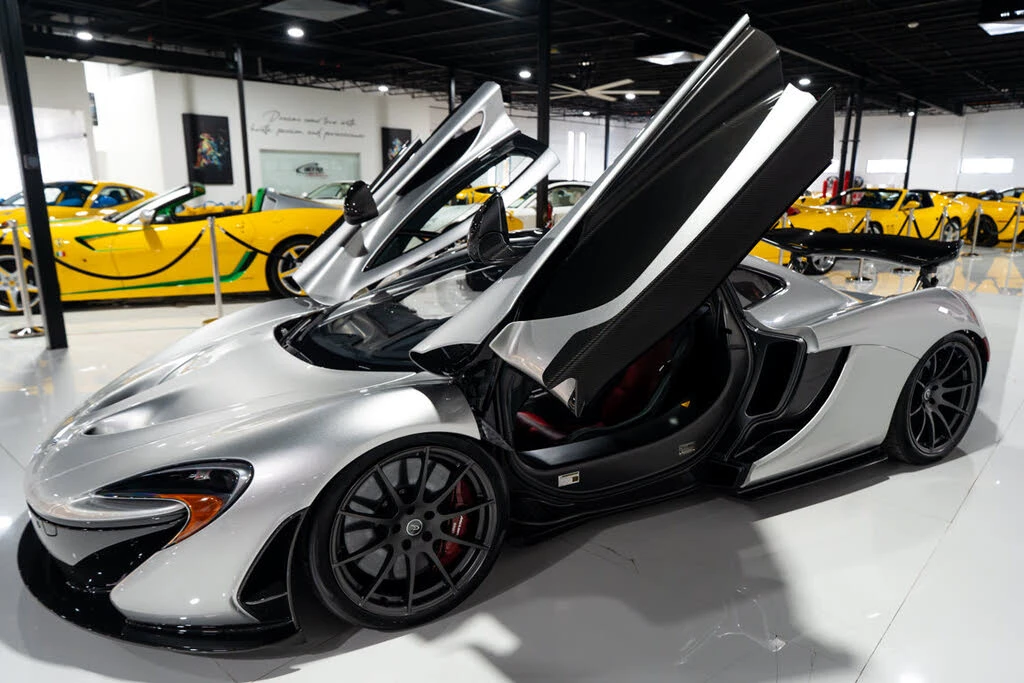 2015 McLaren P1 - Image 3 of 31
